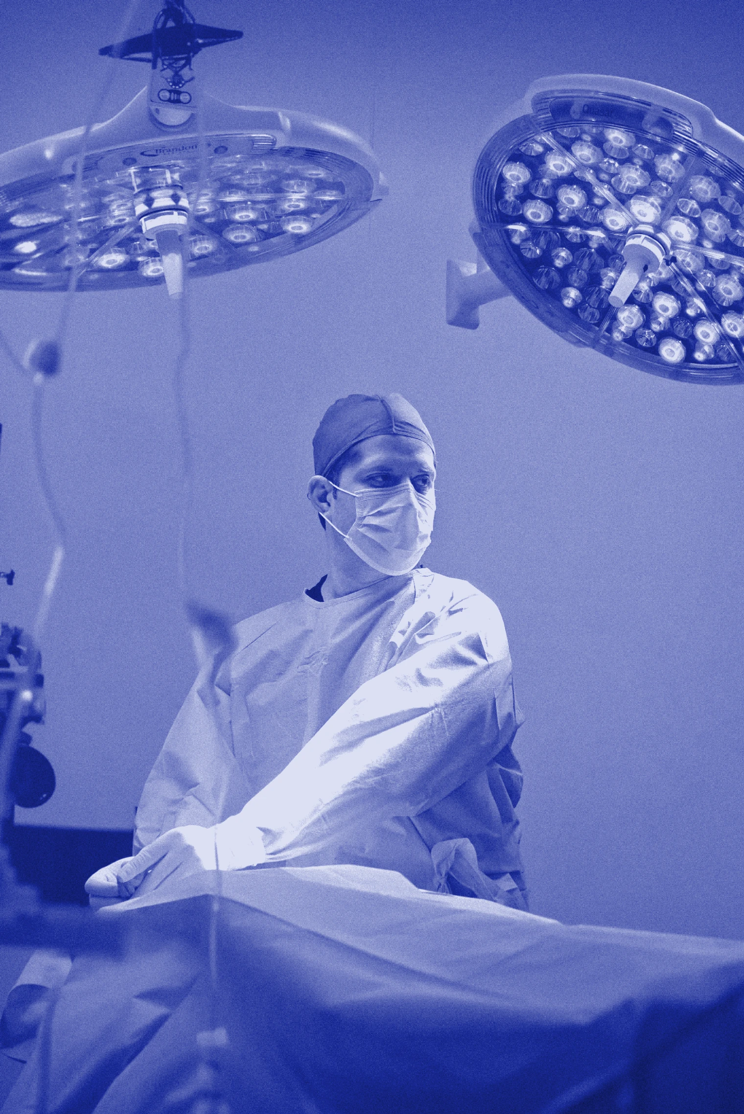 Procedimiento neuroquirúrgico en quirófano de Neucore